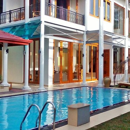 White Palace Ξενοδοχείο Gampaha Εξωτερικό φωτογραφία
